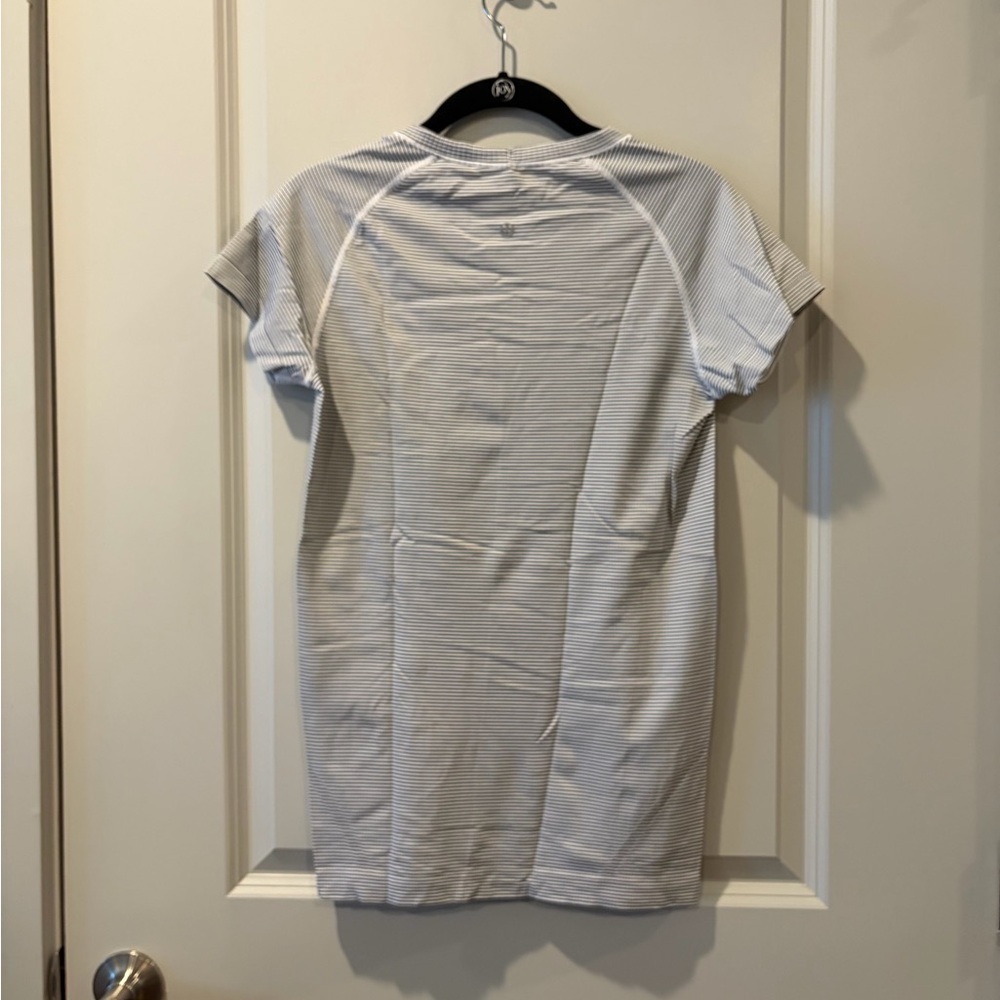 Lululemon Swiftly Tech Short-Sleeve Shirt - Picture 2 of 3